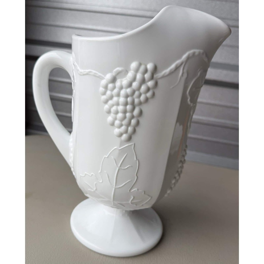 Vintage INDIANA GLASS‎ COLONY 72 Ounce Pitcher HARVEST MILK 10.375" With Ice Lip